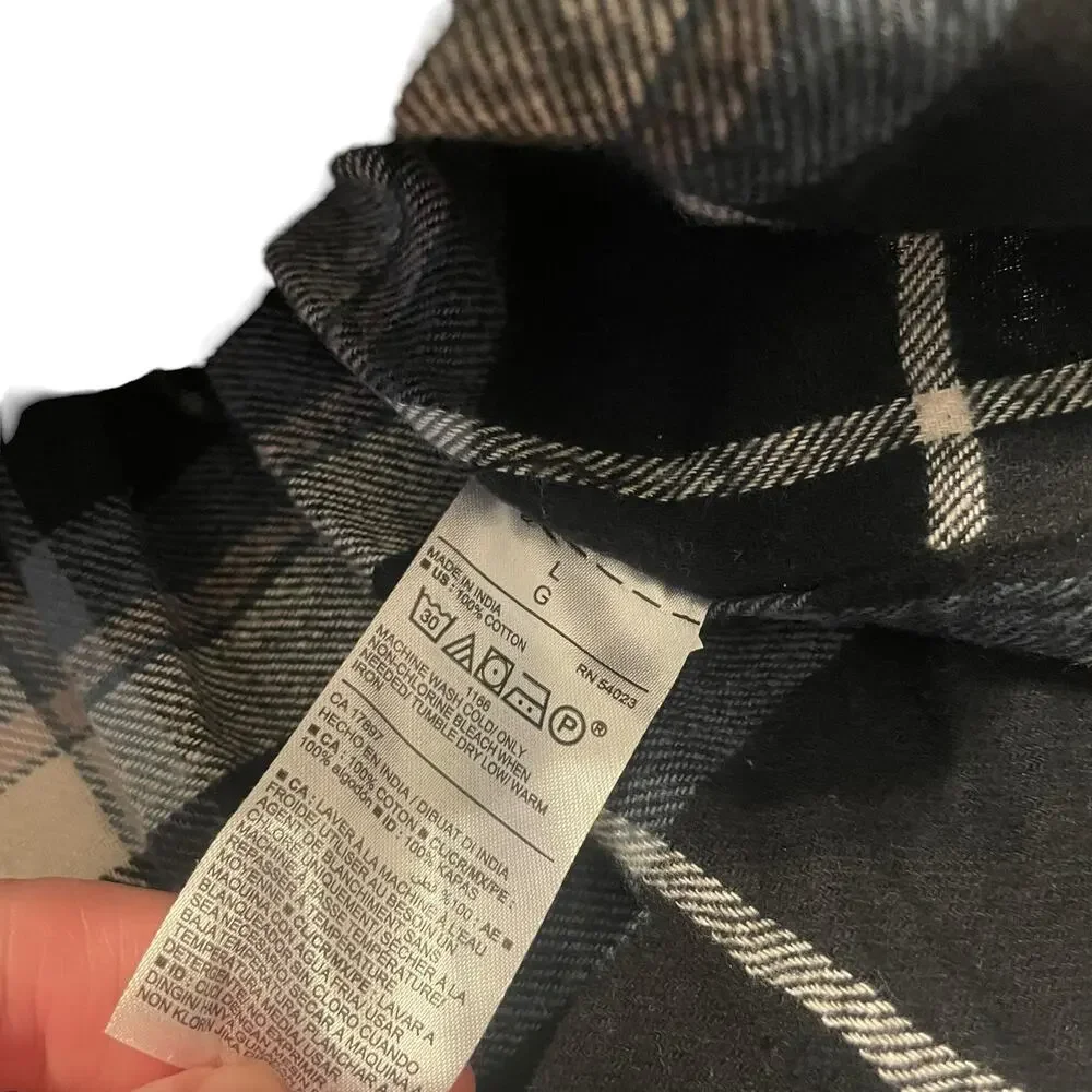 Old Navy Men’s Flannel Shirt Black Grey White Button Up 100% Cotton LARGE